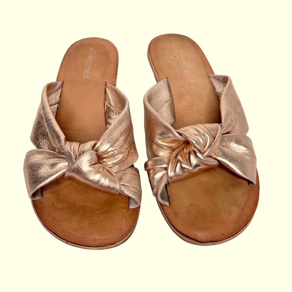 JEFFREY CAMPBELL ZACOLA ROSE GOLD SANDALS SLIDES SZ 9